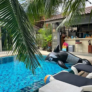 The Snug Airportel - Phuket Airport Guest house Nai Yang